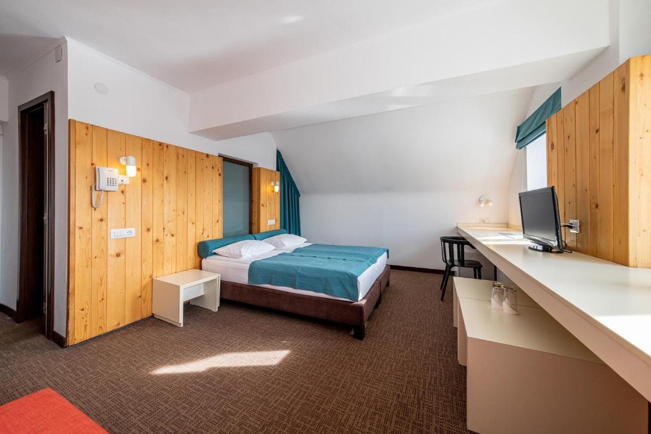 Complex Hotelier Cota O Mie Sinaia Exterior photo